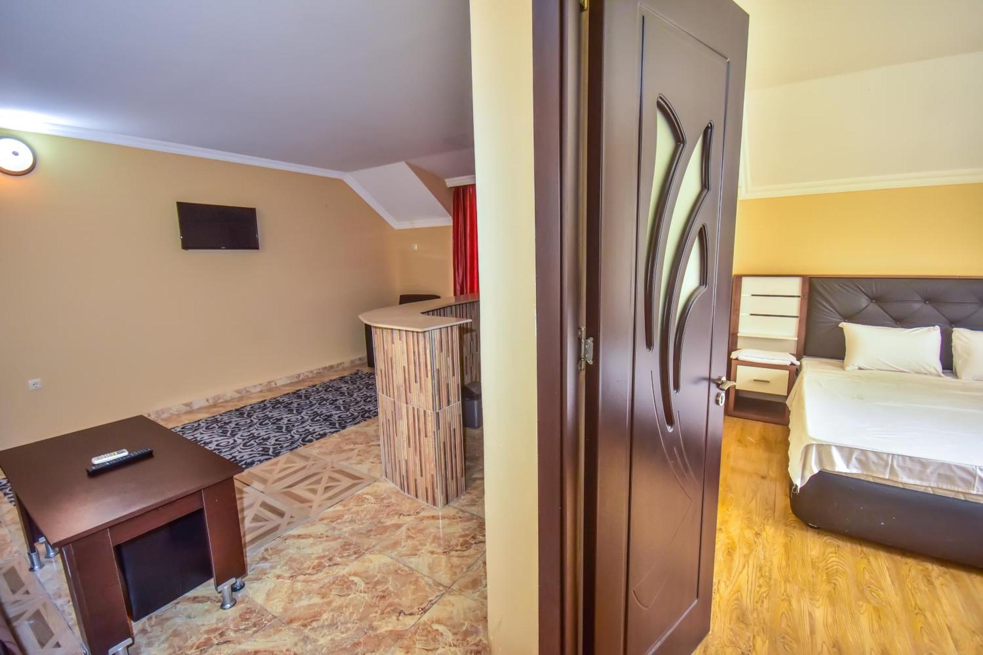 Family Apartments In บาทูมิ ภายนอก รูปภาพ